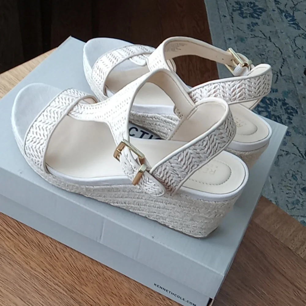 Kenneth Cole Reaction women's sandals-NEW